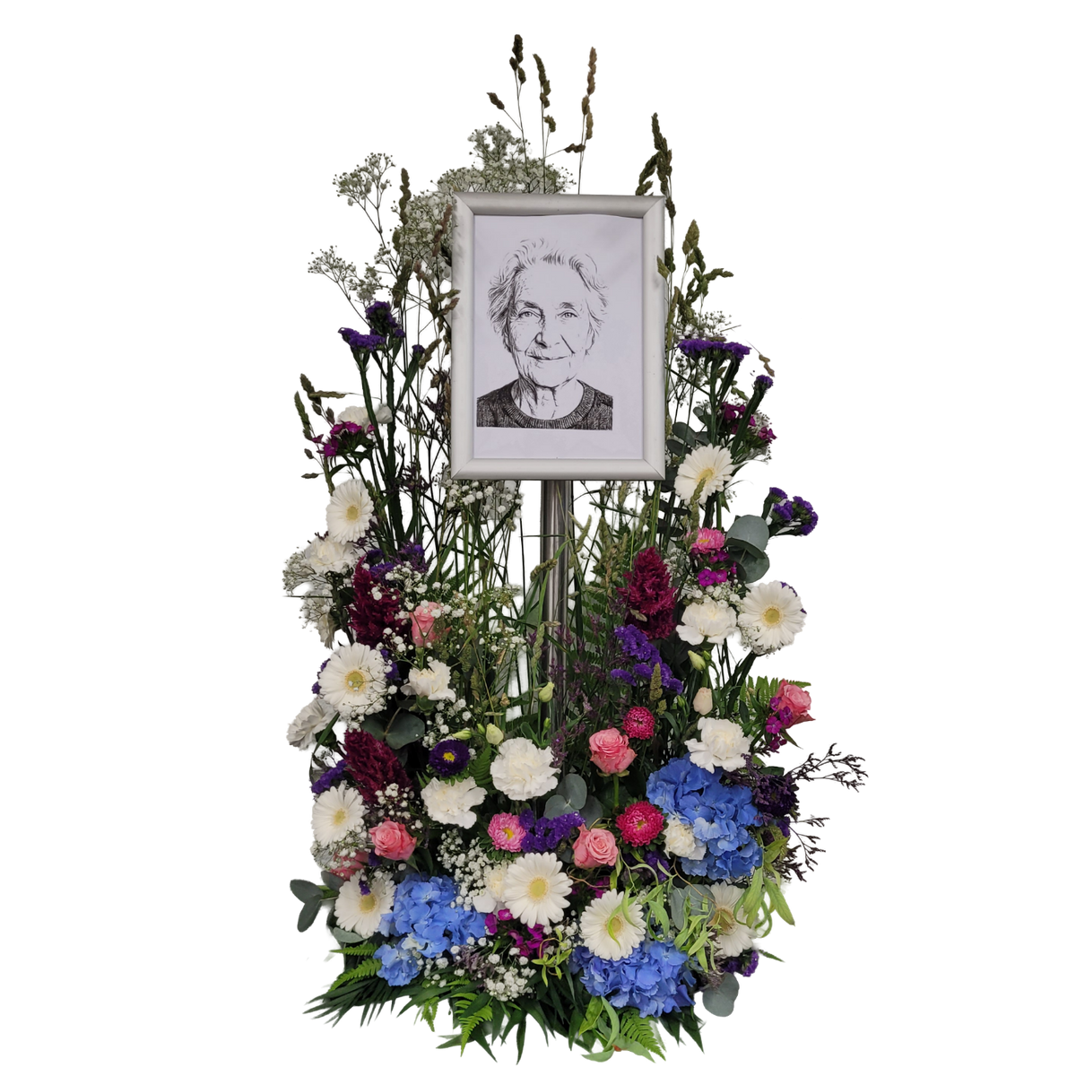 Bilderrahmen_-_Kranz_mit_Rosen_Nelken_Hortensie_Schleierkraut_Gerberam_Bartnelken_Astern_Statice_Gras_-_Beiwerkt_der_Saison_-_Weiss_rosa_Blau_-_Gras_Saison
