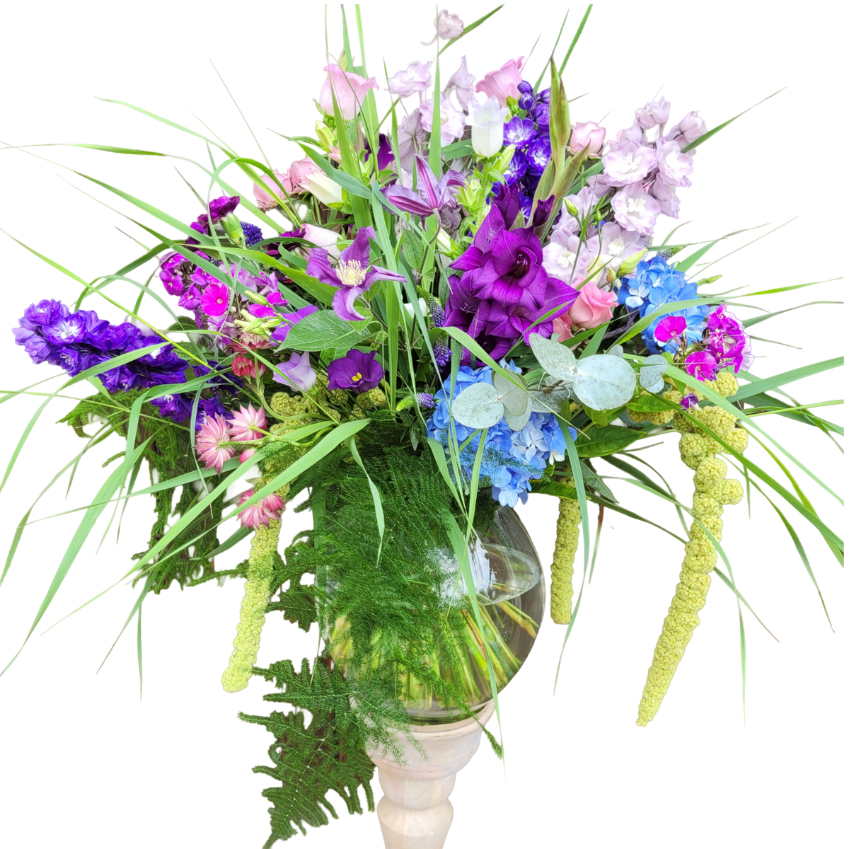 Dekorativer_Strauss_-_Gladiolen_Hortensie_Phlox_Eustoma_Rittersporn_Clematis_Astrantie_Campanula_Mininelken_Amaranthus_Graesser_-_Lila_Blau_Rosa_Weiss_-_Sommer