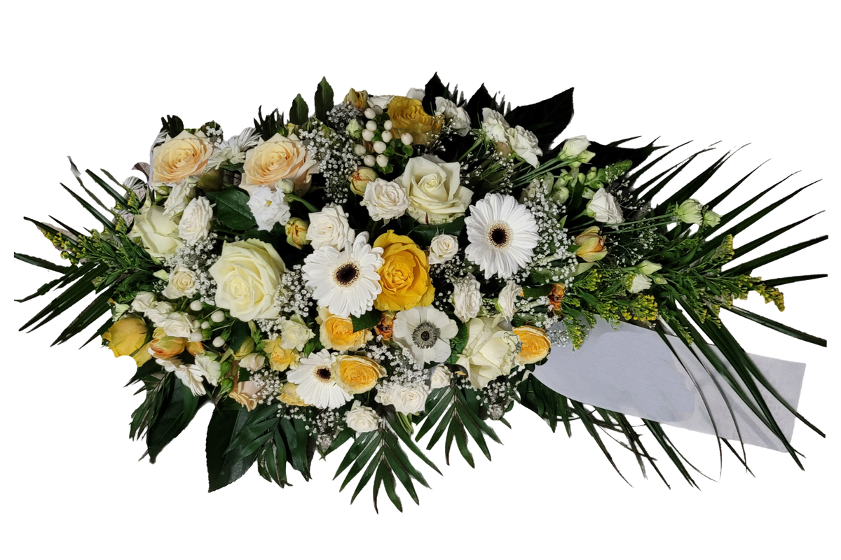 Gesteck_Flach_-_Gerbera_Rosen_Hypericum_annemone_Tulpen_Gerbera_Schleierkraut_-_Weiss_Gelb
