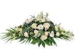 Gesteck_Flach_-_Rosen_Germenis_Nelken_Eustoma_Rittersporn_Alocasia_-_Weiss