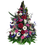 Gesteck_Hoch_-_Chrysanthemen_Rittersporn_Gerbera_Nelken_Eustoma_Ginster_-_Blau_Rot_Weiss
