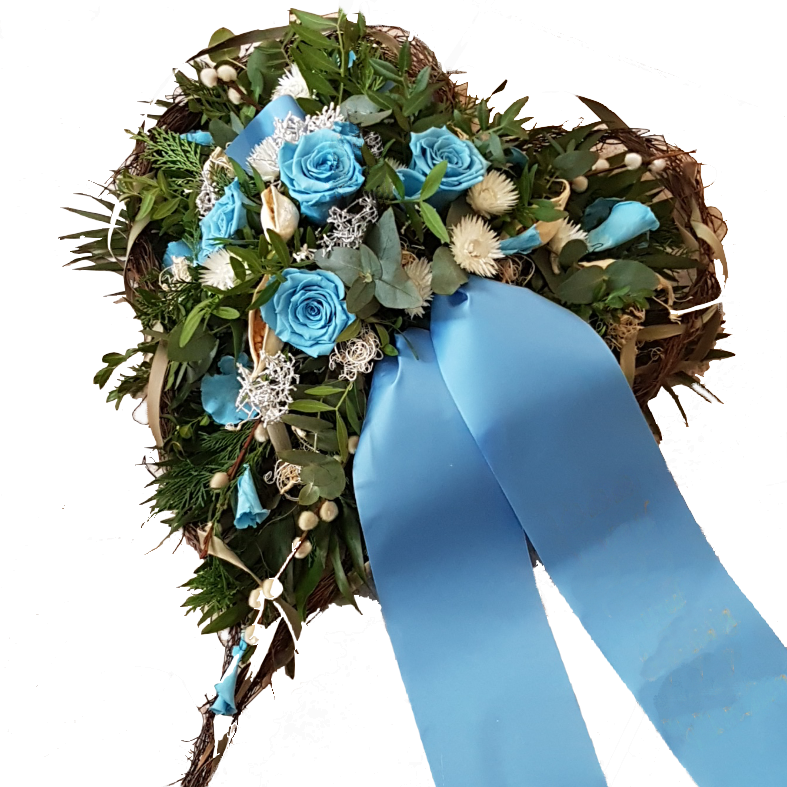 Herz_aus_Ranken_-_Infinity_Rosen_Blau_Naturmaterialien_-_Blau_Weiss_-_Sommer_Winter