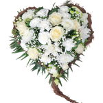Herz_aus_Ranken_-_Rosen_Nelken_Lilien_Eustoma_Hypericum_Santini_Schleierkraut_-_Weiss
