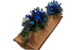 Sarg_Zweiteilig_-_Chrysanthemen_Rosen_Eustoma_Rittersporn_Ginster_Orchiedeen_Nelken