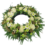 Urnenfusskranz_-_Rosen_Chrysanthemen_Hypericum_-Weiss_Gruen_