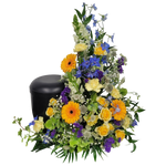 Urnengesteck_Seitlich_-_Loewenmaul_Gerbera_Statice_Nelken_Rosen_Astrantie_Schleierkraut_Rittersporn_-_Weiss_Blau_Gelb