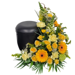 Urnengesteck_Seitlich_-_Rosen_Astrantie_Solidago_Santini_Nelken_Gerbera_Loewenmaul_-_Gelb
