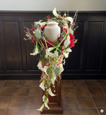 Urnenschmuck zur Beerdigung mit Calla (KI-generiertes Bild Hintergrund)